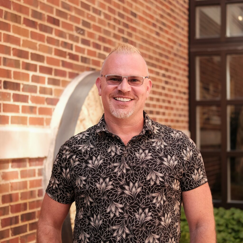 Headshot image of Rob Redden